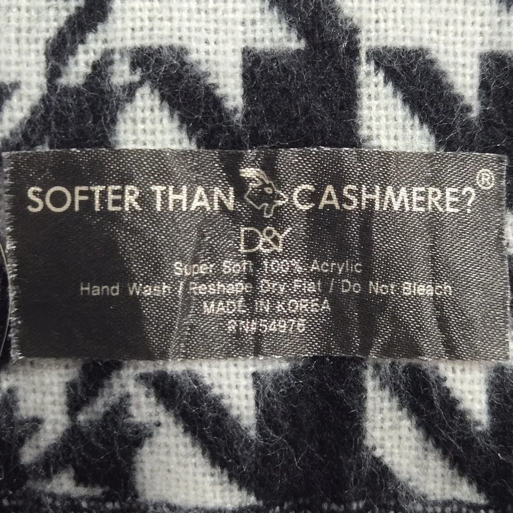 Softer Than Cashmere Womens Black White Houndstooth Print Scarf